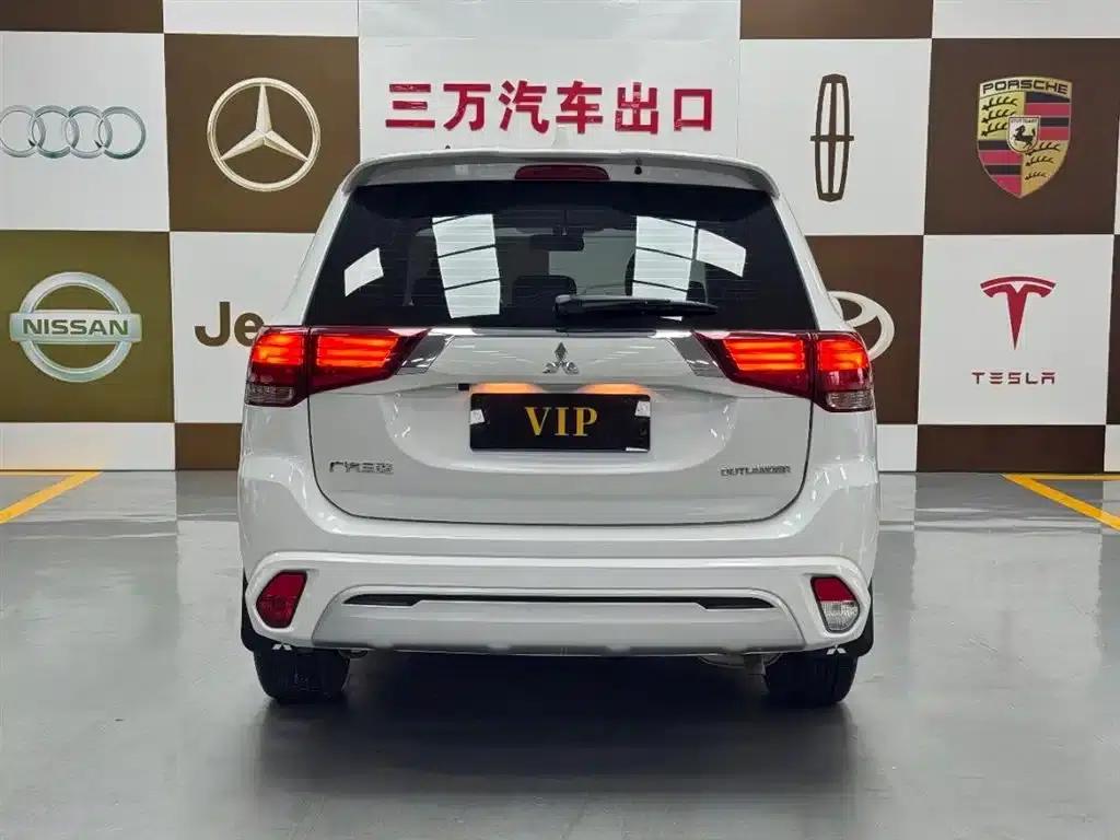 Outlander 2021 2.0L 2WD Comfortline 5-seater — миниатюра 5