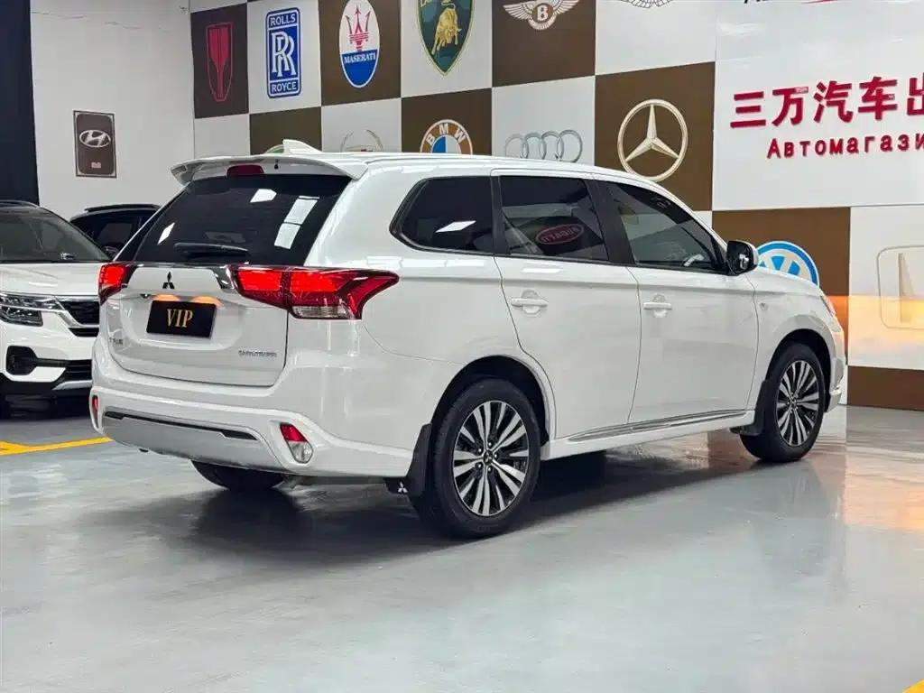 Outlander 2021 2.0L 2WD Comfortline 5-seater — миниатюра 6