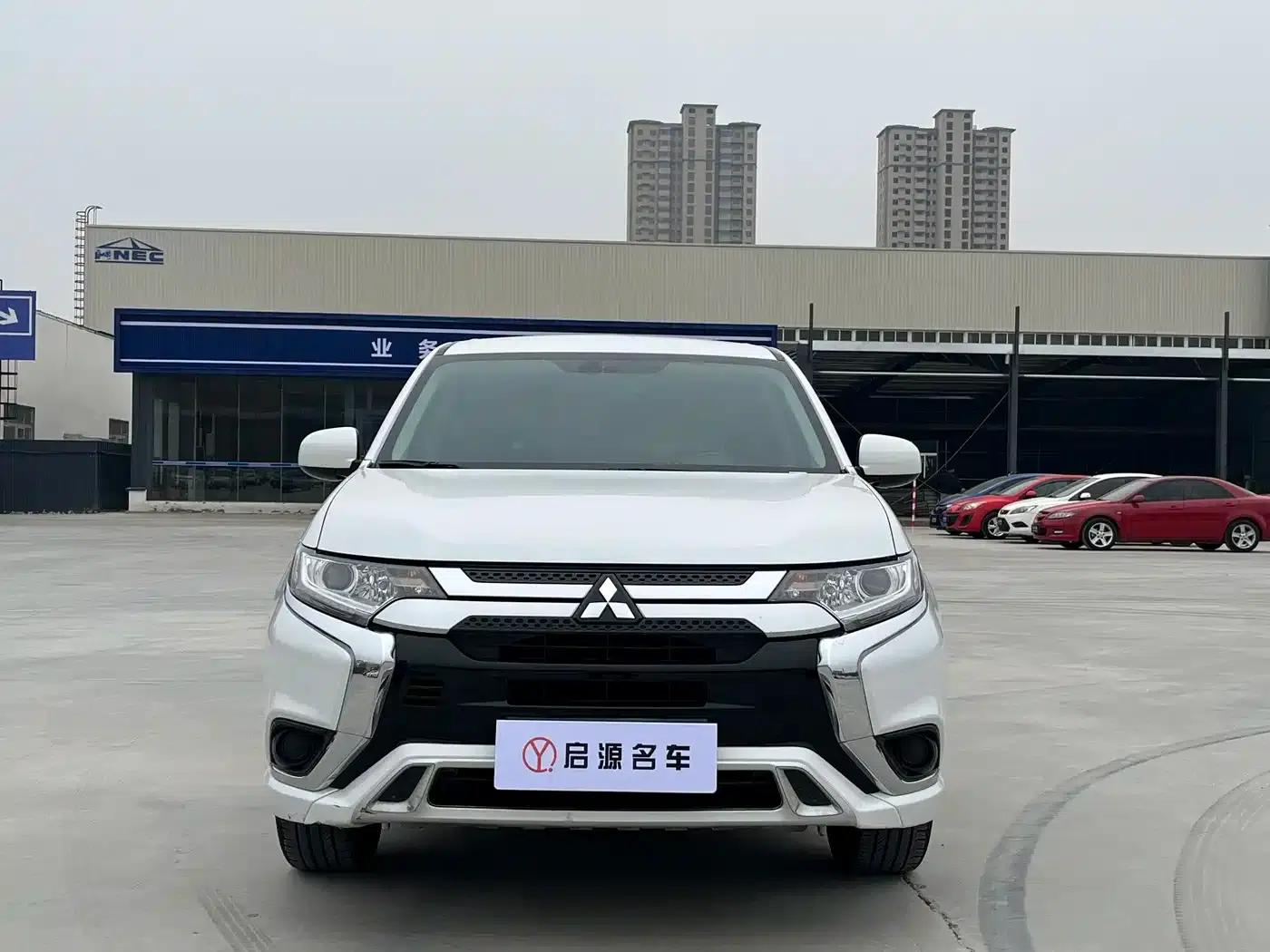 Outlander 2021 2.0L 2WD Enjoy Edition 5-seater — миниатюра 2