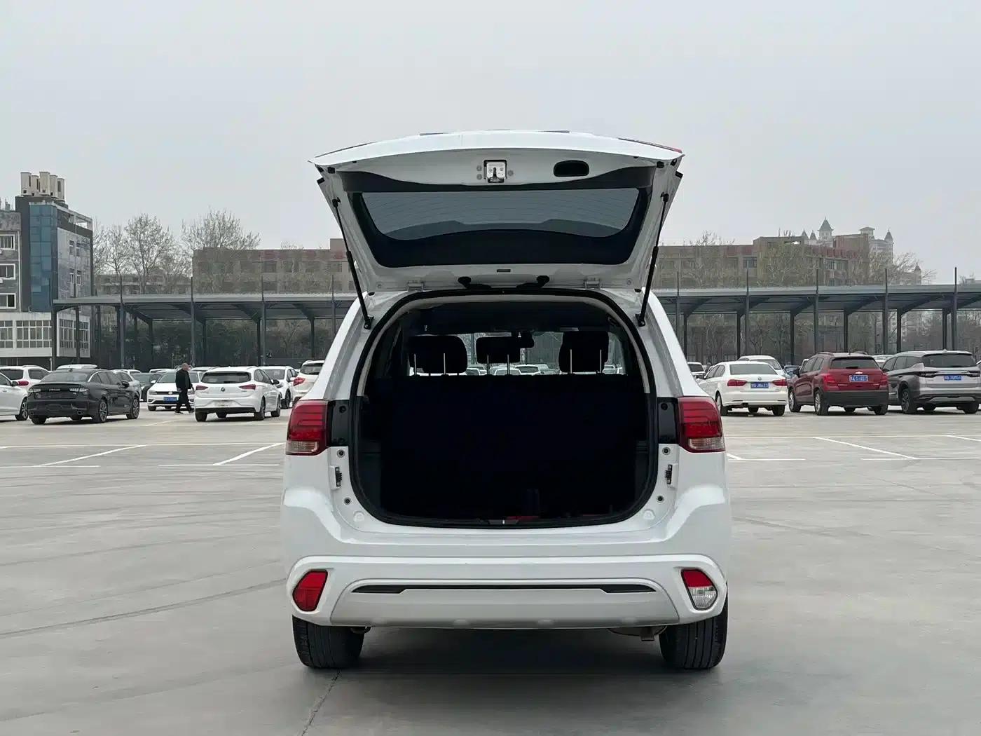 Outlander 2021 2.0L 2WD Enjoy Edition 5-seater — миниатюра 17