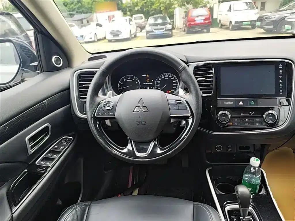 Outlander 2019 2.4L 4WD Enjoy Edition 7-seater National VI Emission Standard — миниатюра 11