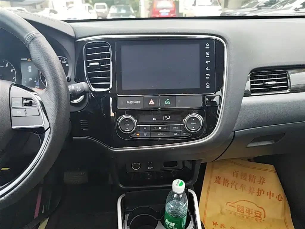 Outlander 2019 2.4L 4WD Enjoy Edition 7-seater National VI Emission Standard — миниатюра 13