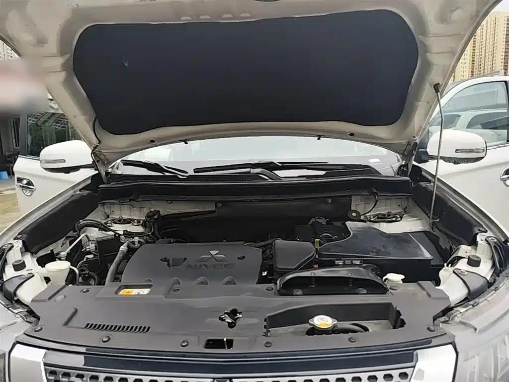 Outlander 2019 2.4L 4WD Enjoy Edition 7-seater National VI Emission Standard — миниатюра 20