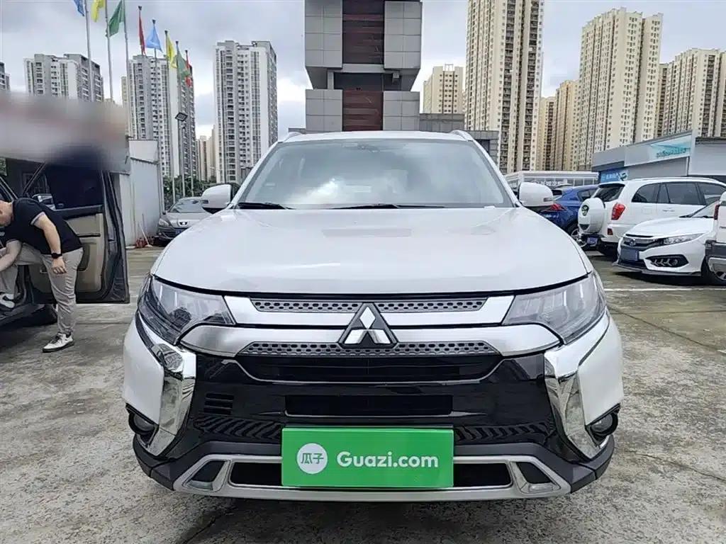 Outlander 2019 2.4L 4WD Enjoy Edition 7-seater National VI Emission Standard — миниатюра 3