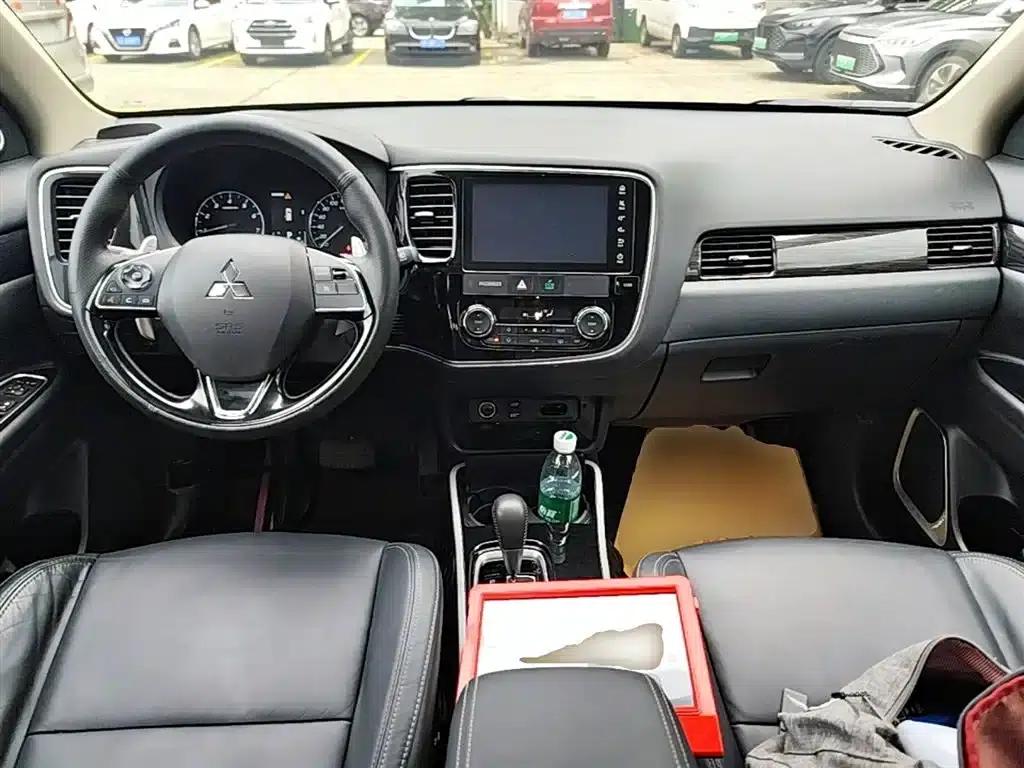 Outlander 2019 2.4L 4WD Enjoy Edition 7-seater National VI Emission Standard — миниатюра 10