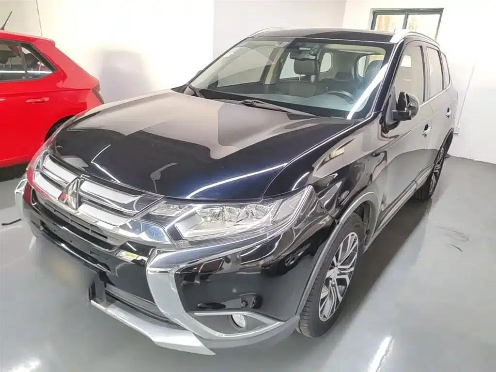 Outlander 2016 2.4L 4WD Elite Edition 5-seater — миниатюра 2