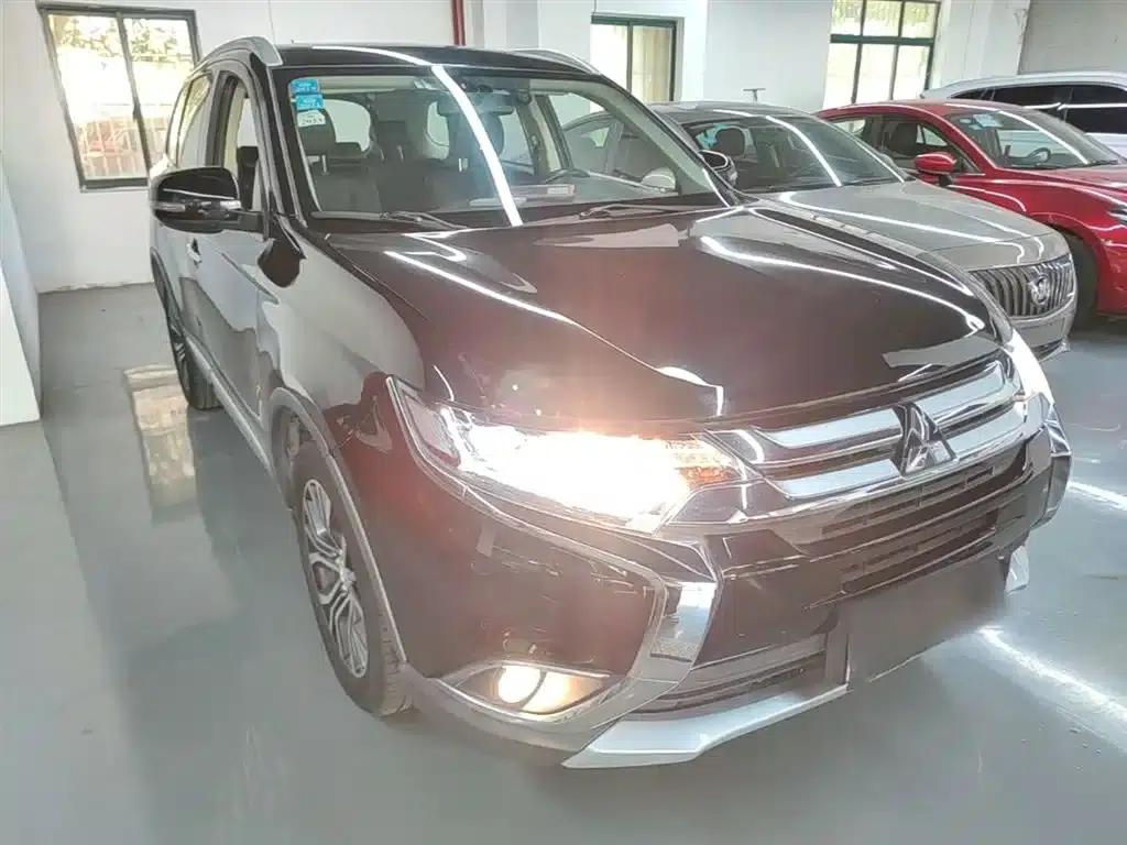 Outlander 2016 2.4L 4WD Elite Edition 5-seater — миниатюра 4