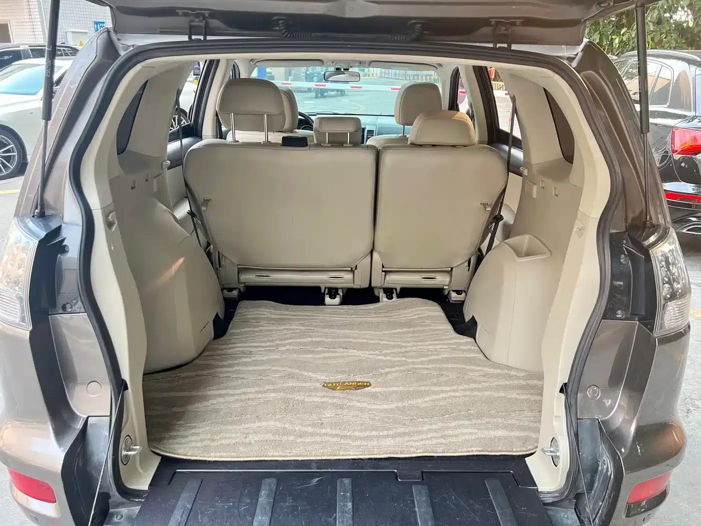 2010 Outlander 2.4 Fashion Edition (Imported) — миниатюра 10