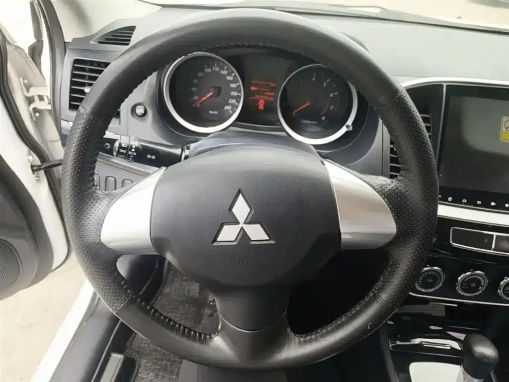 Lancer EX 2016 1.8L CVT Black and White Reissue Edition — миниатюра 11