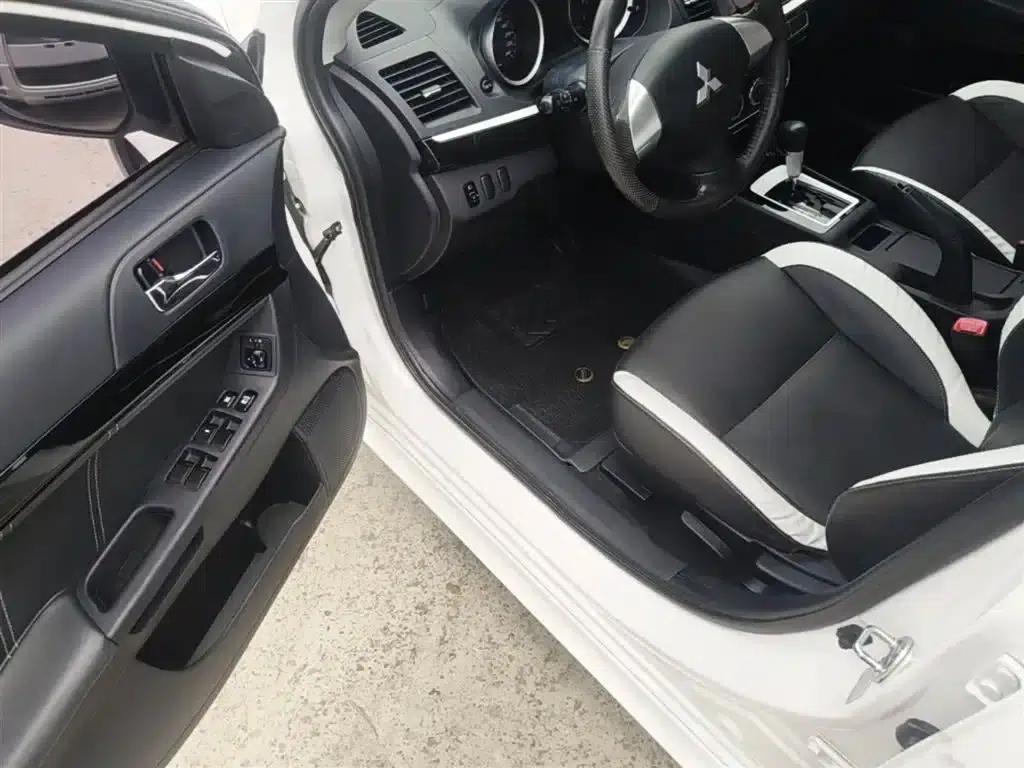 Lancer EX 2016 1.8L CVT Black and White Reissue Edition — миниатюра 16