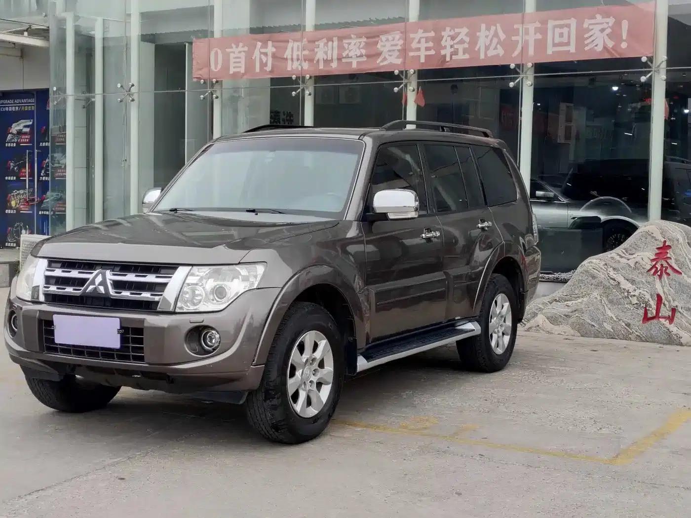 2014 Pajero 3.0L Elite Edition (Imported) — миниатюра 1