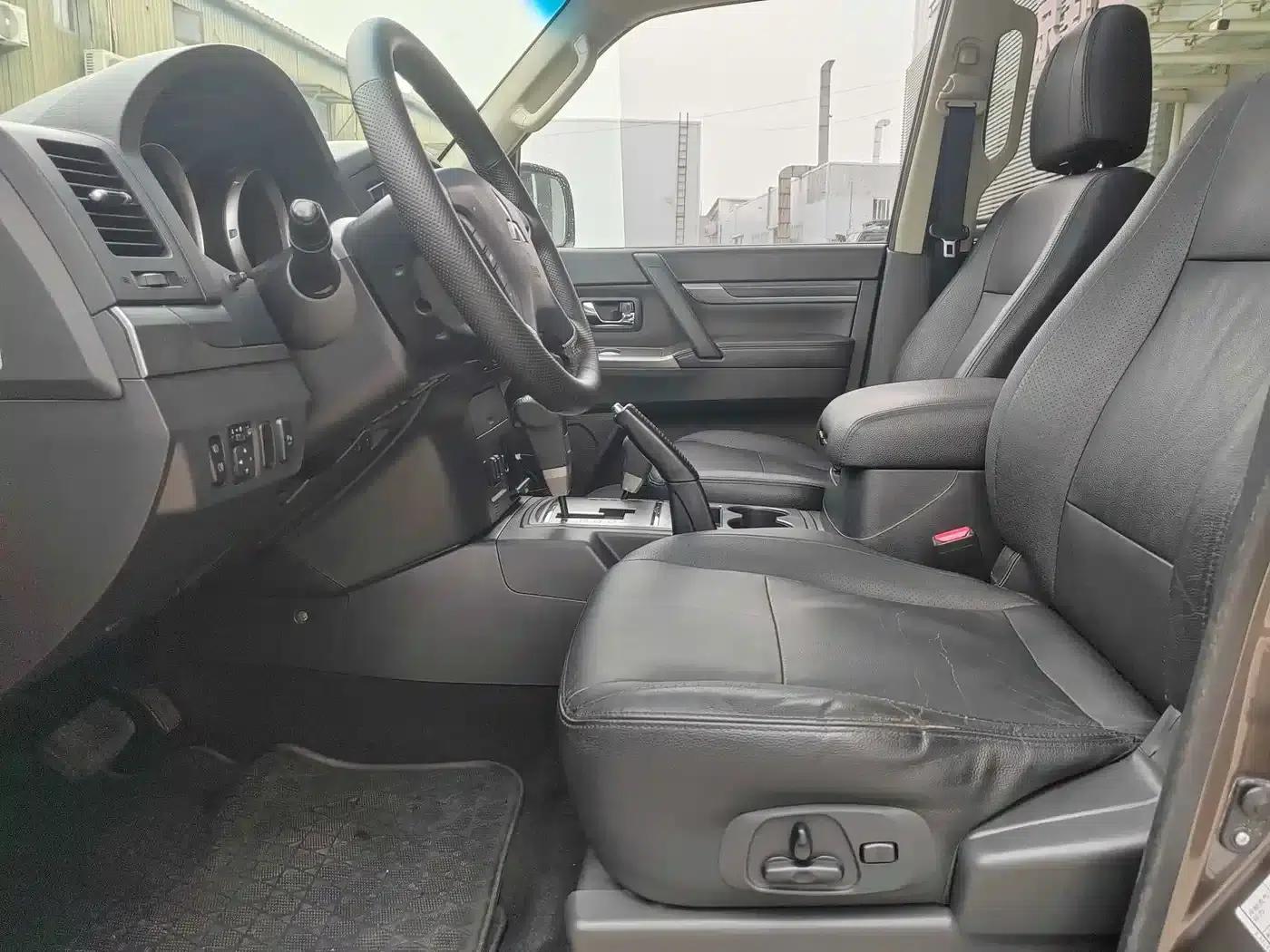 2014 Pajero 3.0L Elite Edition (Imported) — миниатюра 15