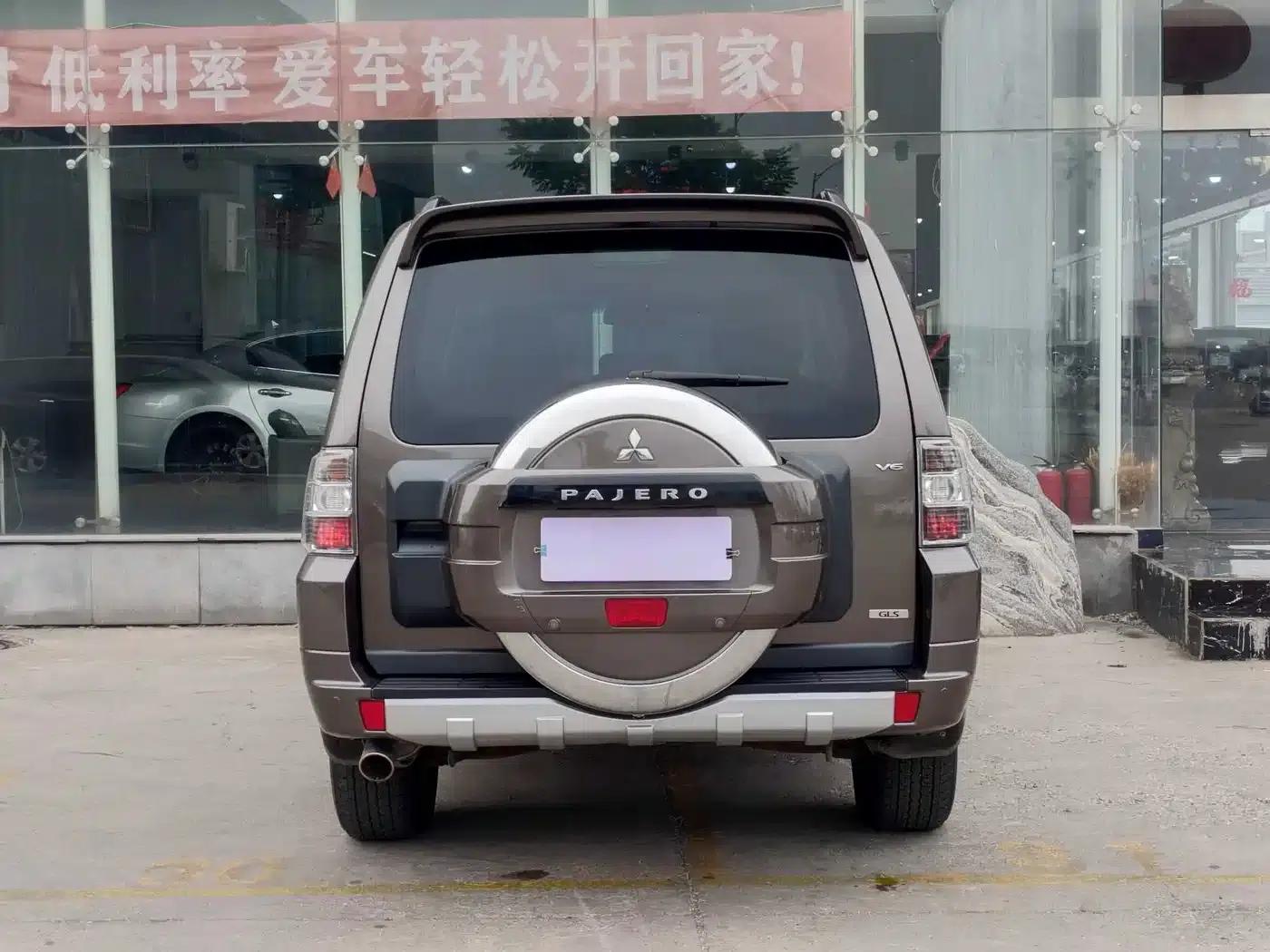 2014 Pajero 3.0L Elite Edition (Imported) — миниатюра 17