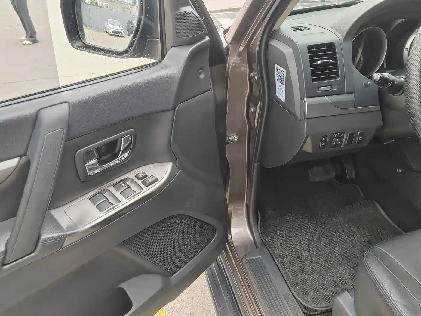 2014 Pajero 3.0L Elite Edition (Imported) — миниатюра 7