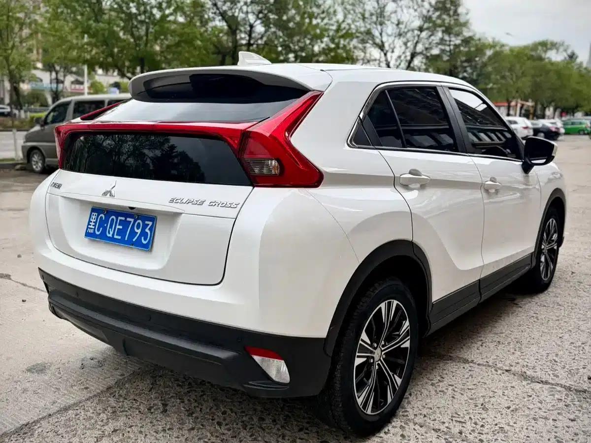 Eclipse Cross 2021 1.5T CVT 2WD Fearless Edition — миниатюра 6
