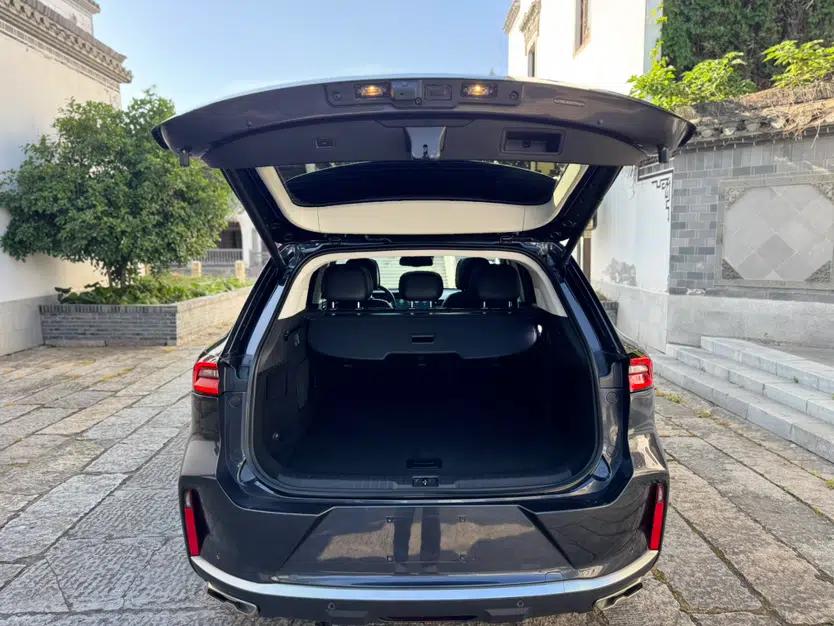EXEED Lingyun 2023 400T Two-Wheel-Drive Star Prestige Edition — миниатюра 17