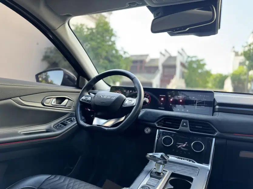 EXEED Lingyun 2023 400T Two-Wheel-Drive Star Prestige Edition — миниатюра 25