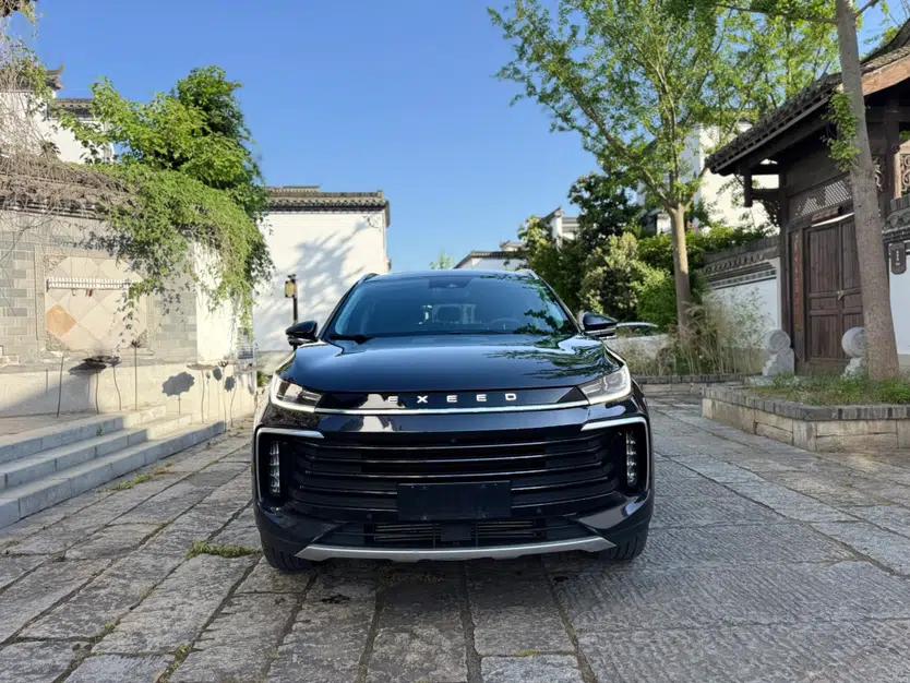 EXEED Lingyun 2023 400T Two-Wheel-Drive Star Prestige Edition — миниатюра 4