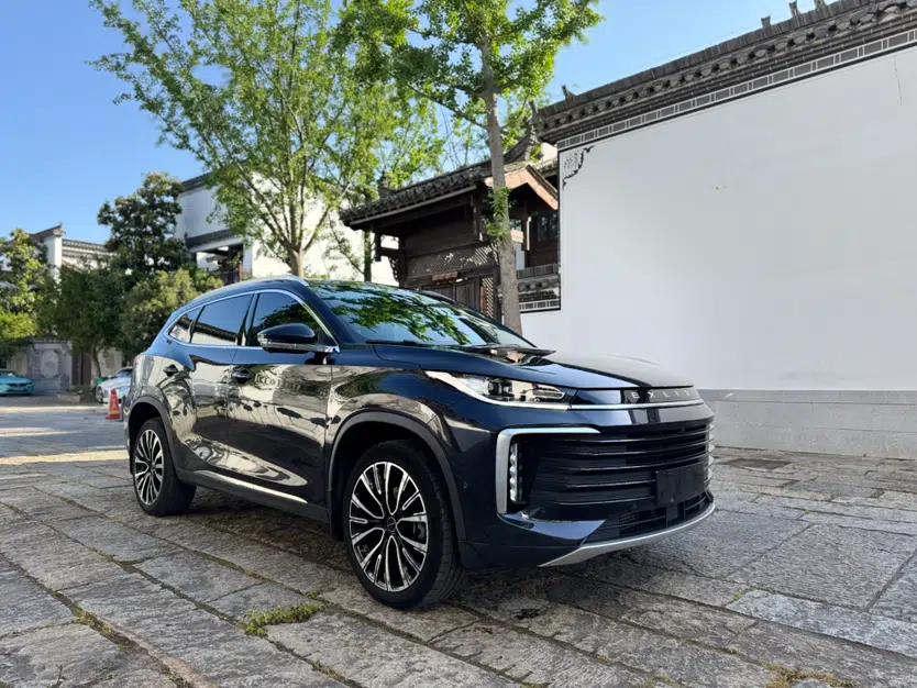 EXEED Lingyun 2023 400T Two-Wheel-Drive Star Prestige Edition — миниатюра 6