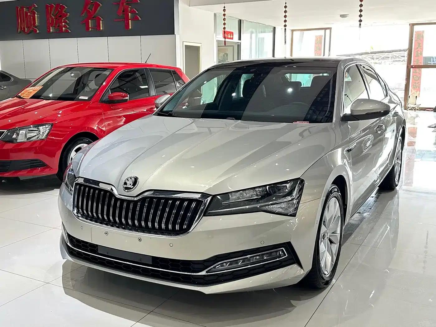 Superb 2019 TSI330 DSG Comfort Edition — миниатюра 1