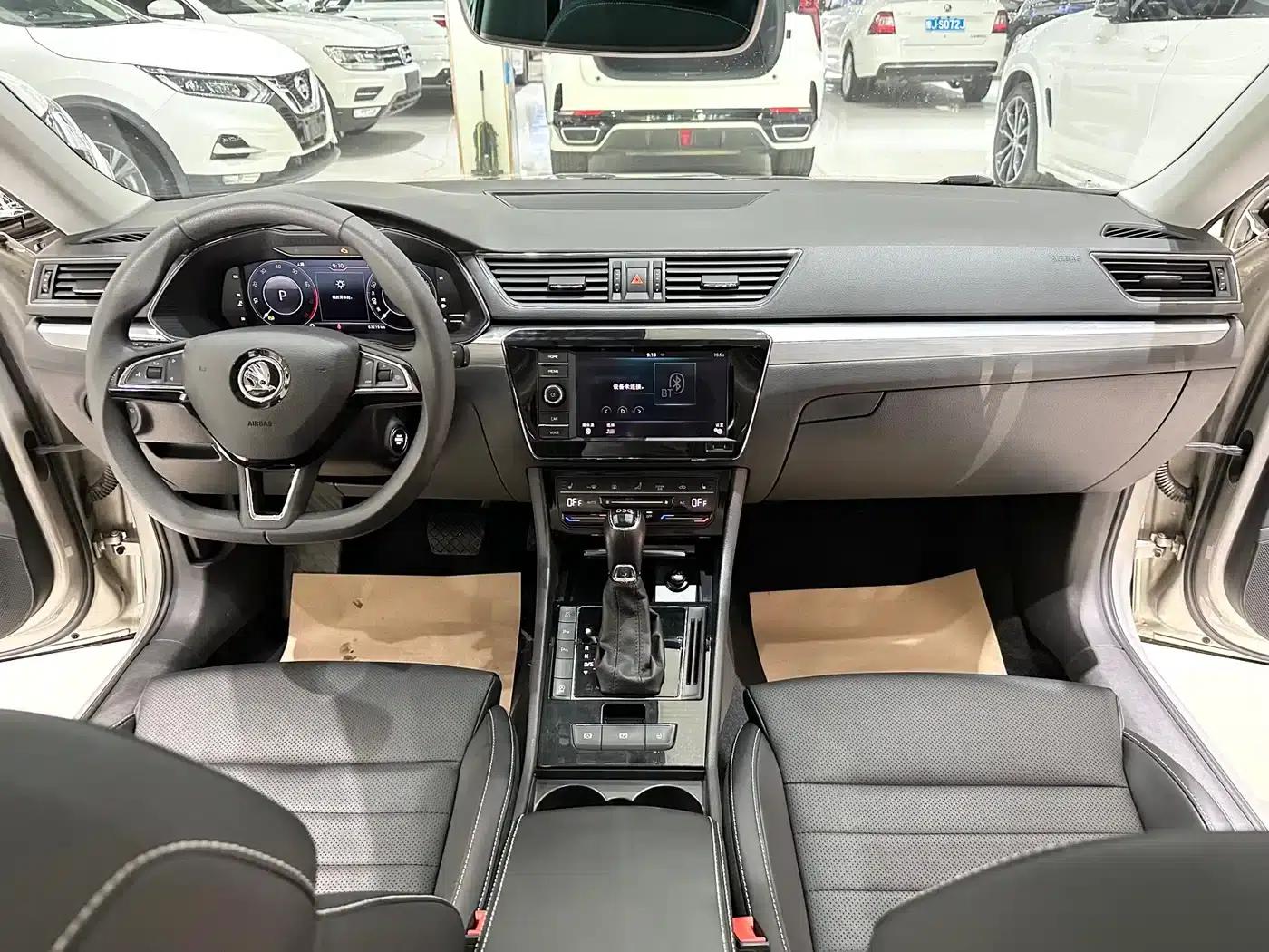 Superb 2019 TSI330 DSG Comfort Edition — миниатюра 4