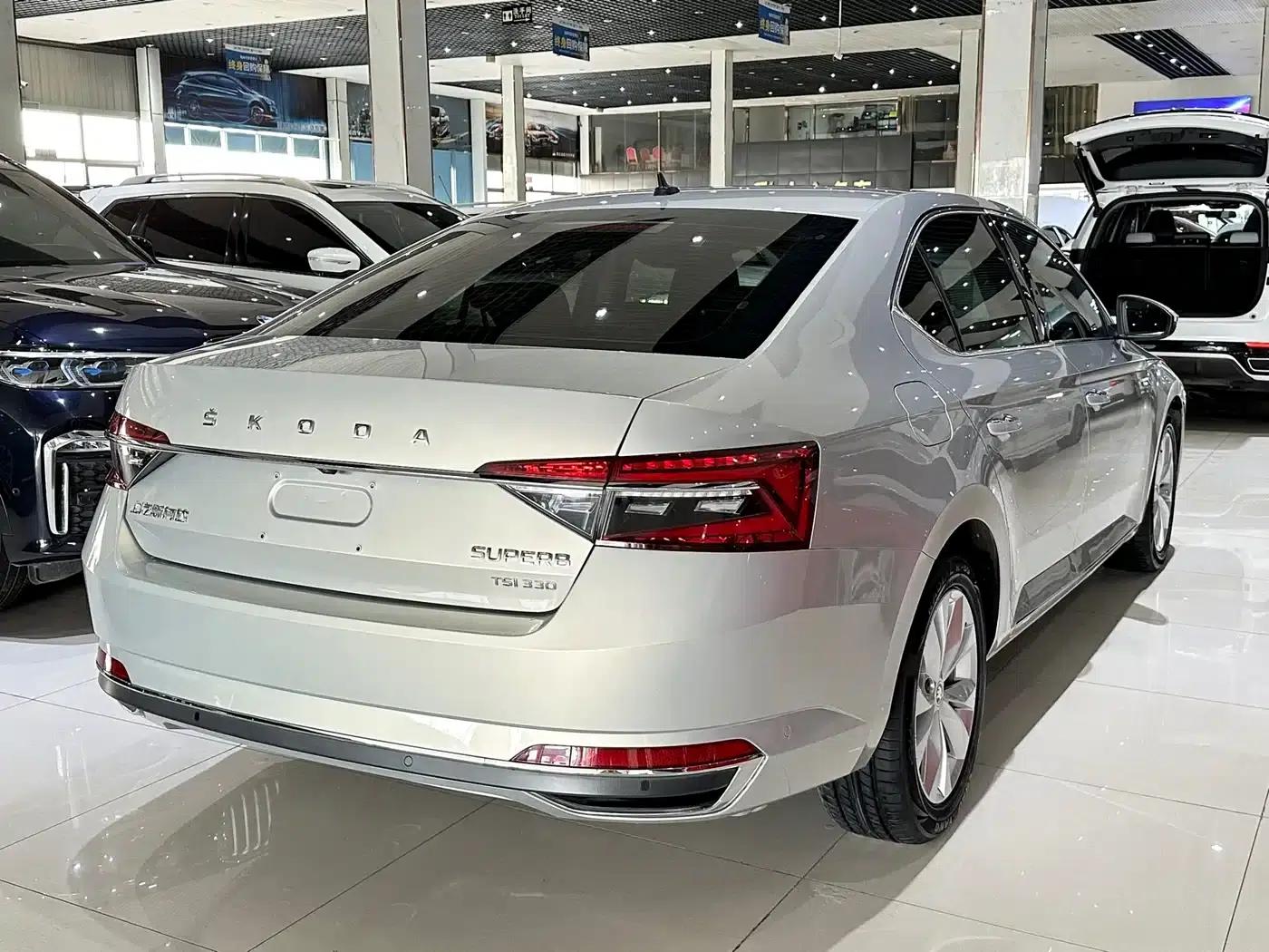 Superb 2019 TSI330 DSG Comfort Edition — миниатюра 7