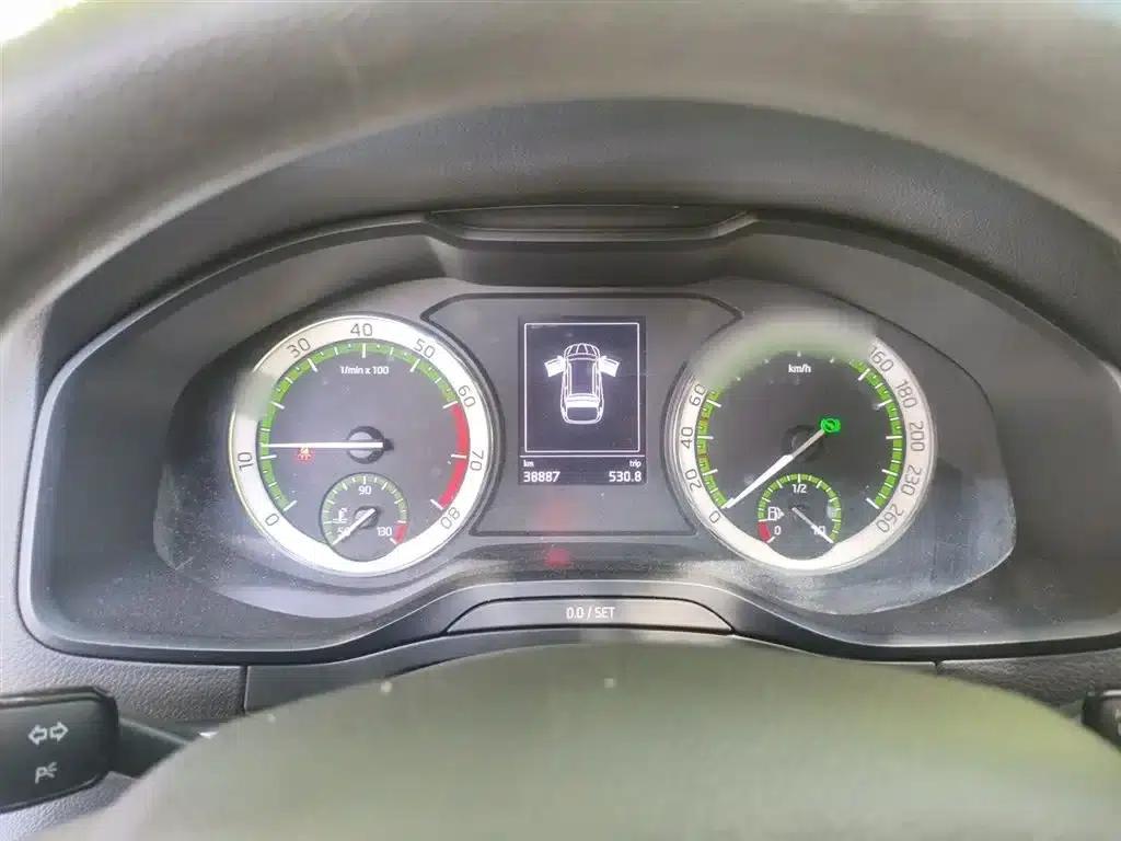 Karoq 2018 TSI280 Premium Edition (National V Emission Standard) — миниатюра 4