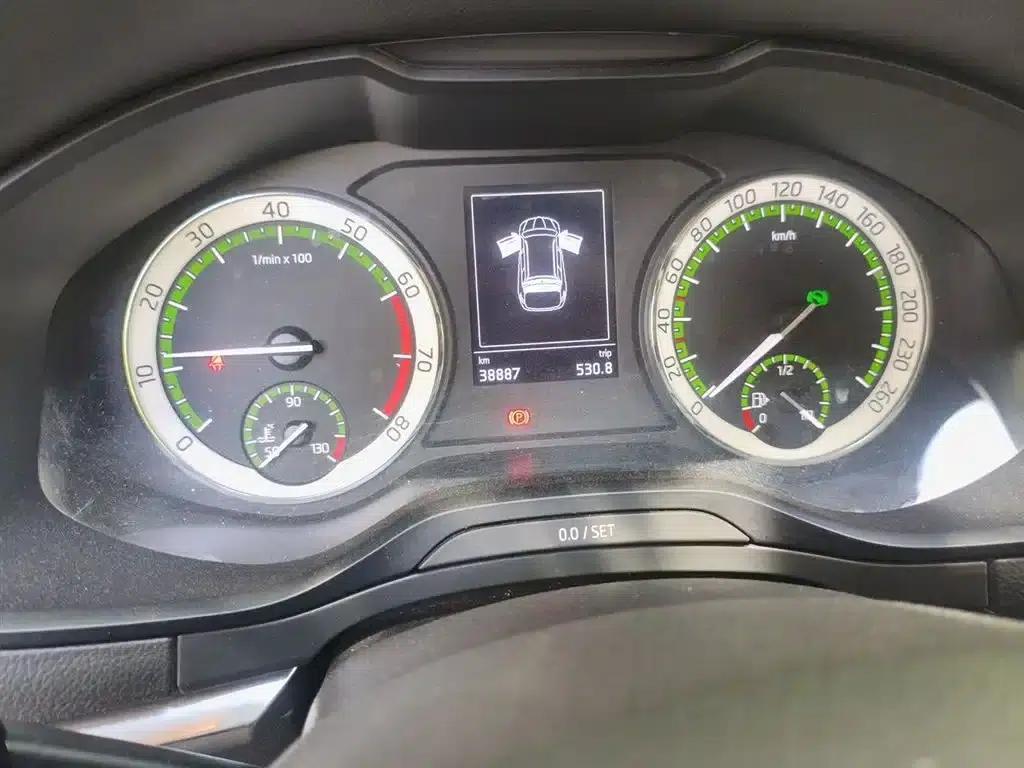 Karoq 2018 TSI280 Premium Edition (National V Emission Standard) — миниатюра 5