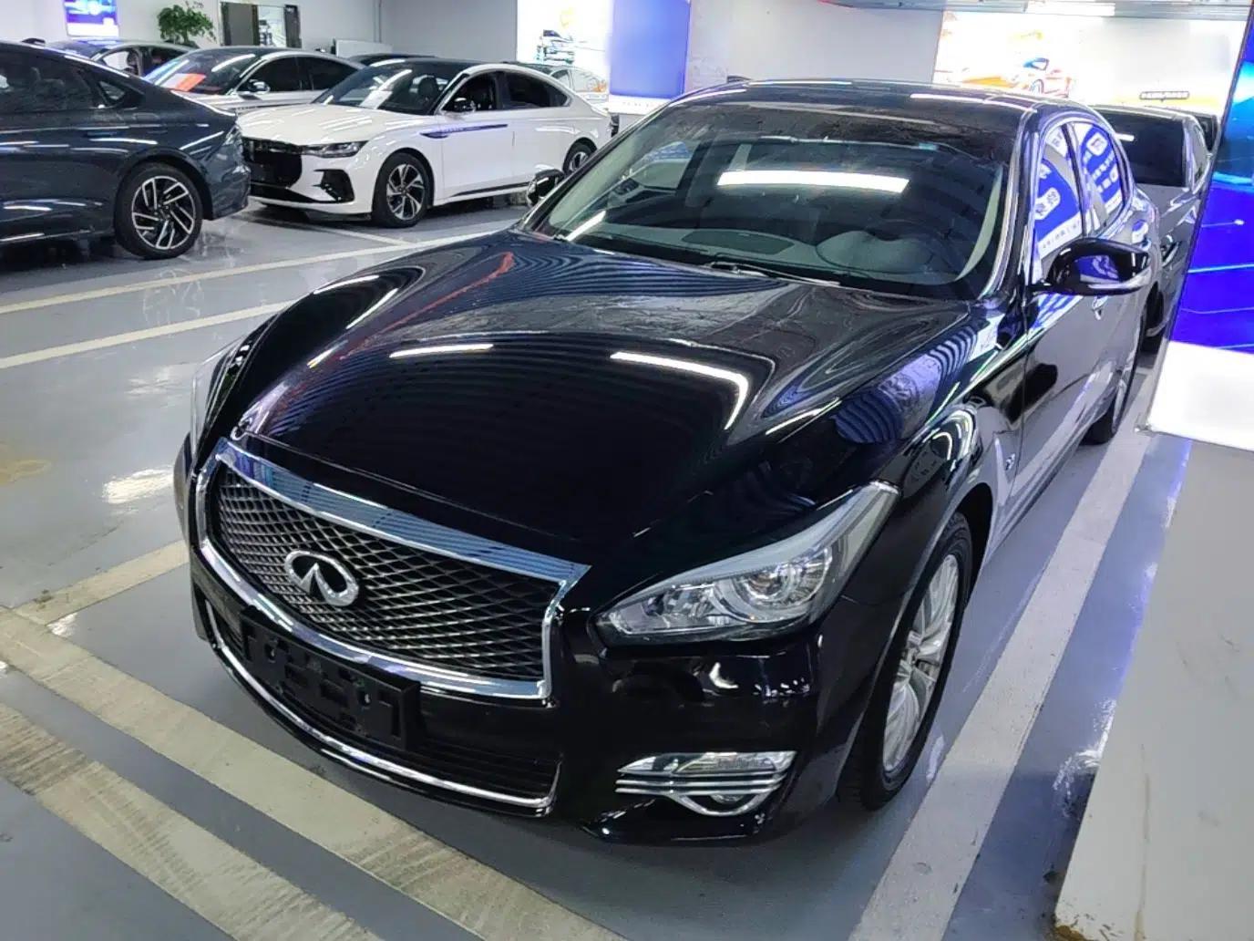 Infiniti Q70 2015 Q70L 2.5L Enjoyment Edition — миниатюра 1