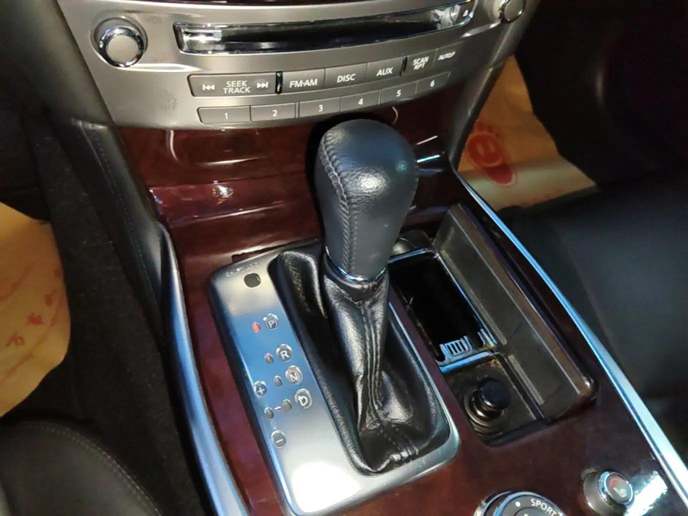 Infiniti Q70 2015 Q70L 2.5L Enjoyment Edition — миниатюра 17