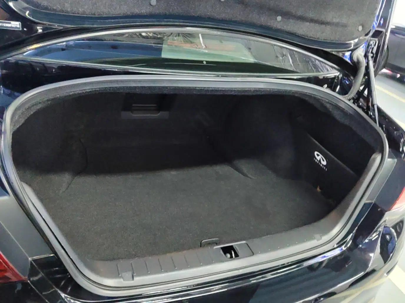 Infiniti Q70 2015 Q70L 2.5L Enjoyment Edition — миниатюра 22