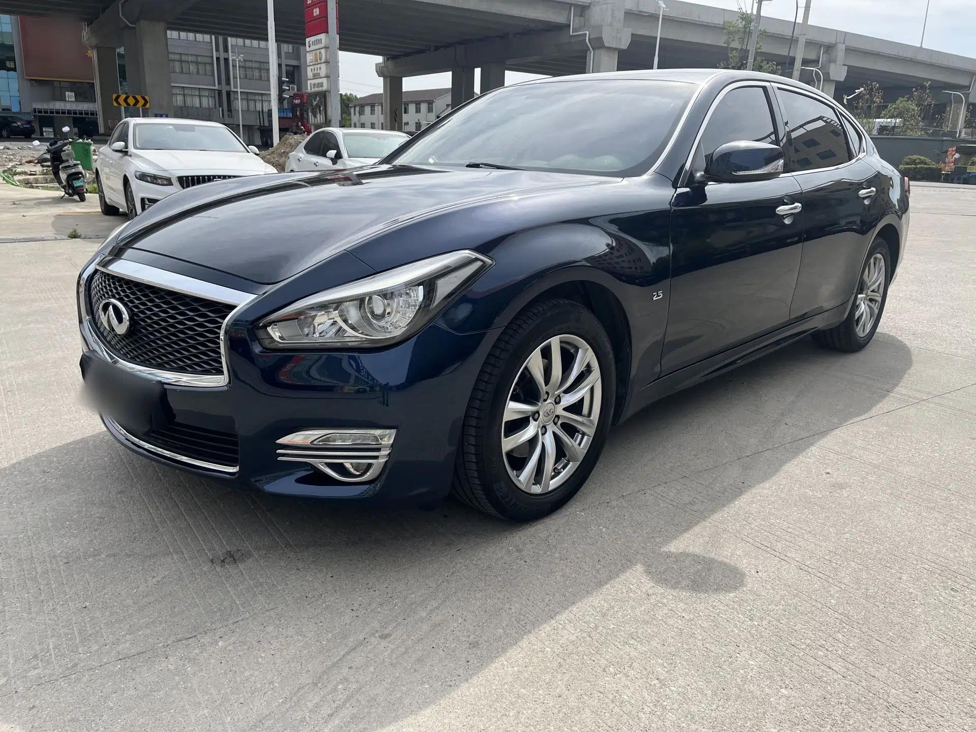 Infiniti Q70 2015 Q70L 2.5L Elite Edition — миниатюра 1