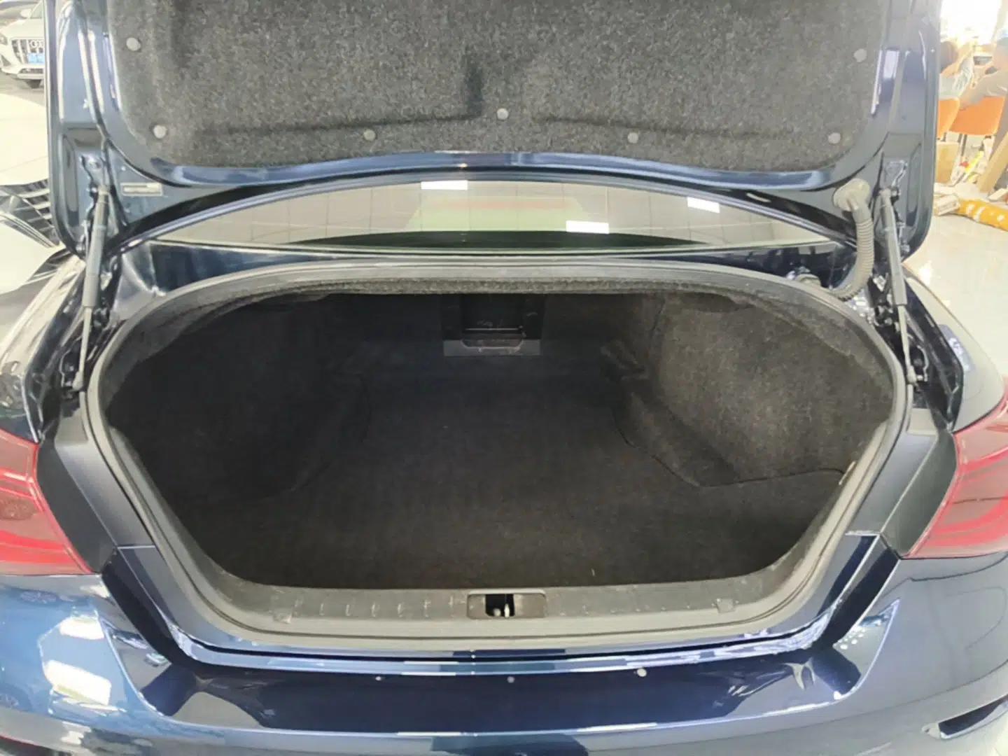 Infiniti Q70 2015 Q70L 2.5L Elite Edition — миниатюра 18