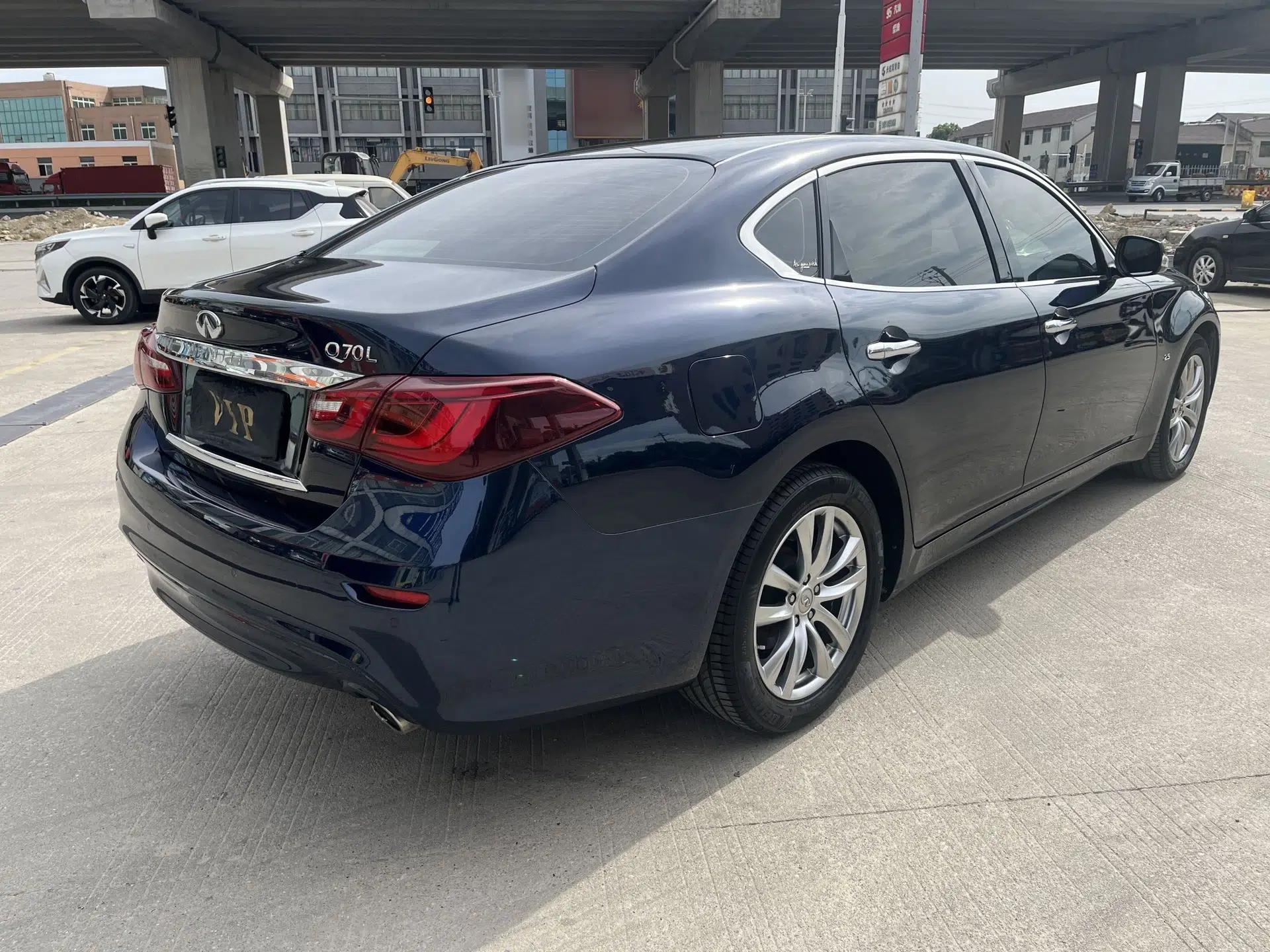 Infiniti Q70 2015 Q70L 2.5L Elite Edition — миниатюра 10