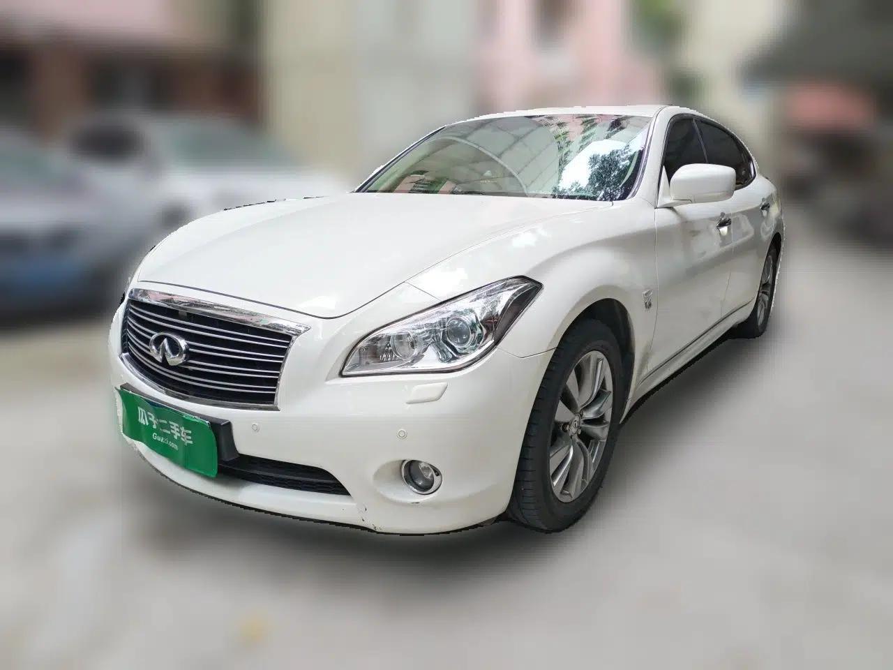 Infiniti Q70 2013 Q70L 2.5L Elegance Edition — миниатюра 1