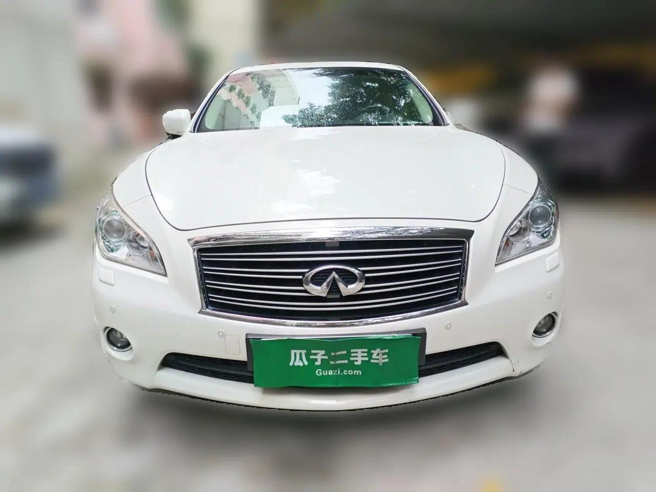 Infiniti Q70 2013 Q70L 2.5L Elegance Edition — миниатюра 2