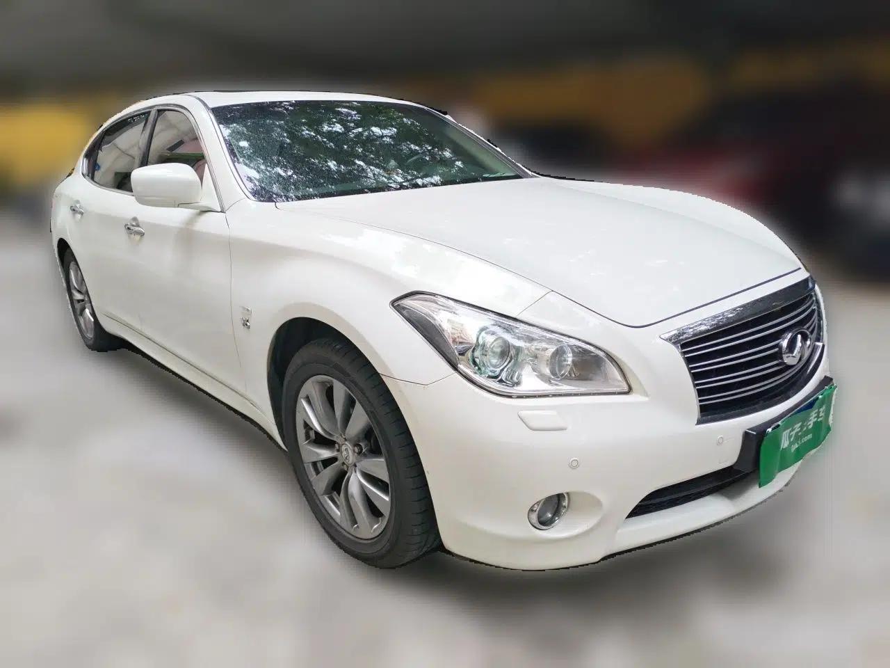 Infiniti Q70 2013 Q70L 2.5L Elegance Edition — миниатюра 3