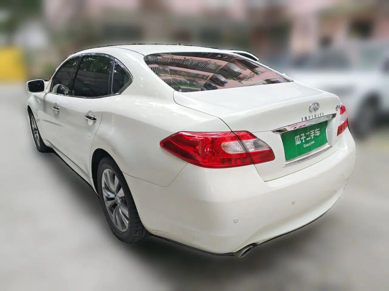 Infiniti Q70 2013 Q70L 2.5L Elegance Edition — миниатюра 4