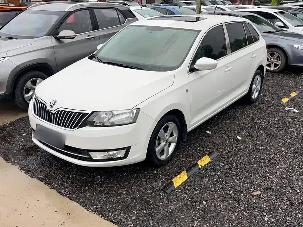 Rapid 2014 1.6L Automatic Enjoy Edition — миниатюра 5