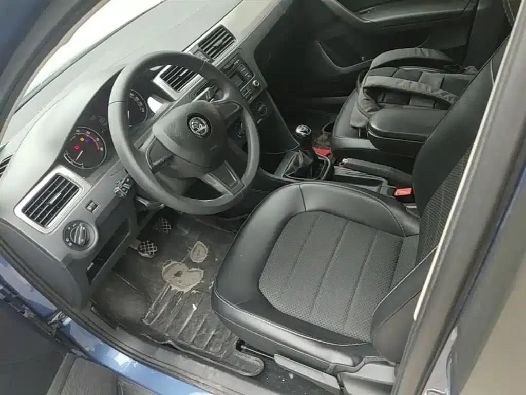 Rapid 2016 1.6L Manual Comfort Edition — миниатюра 15