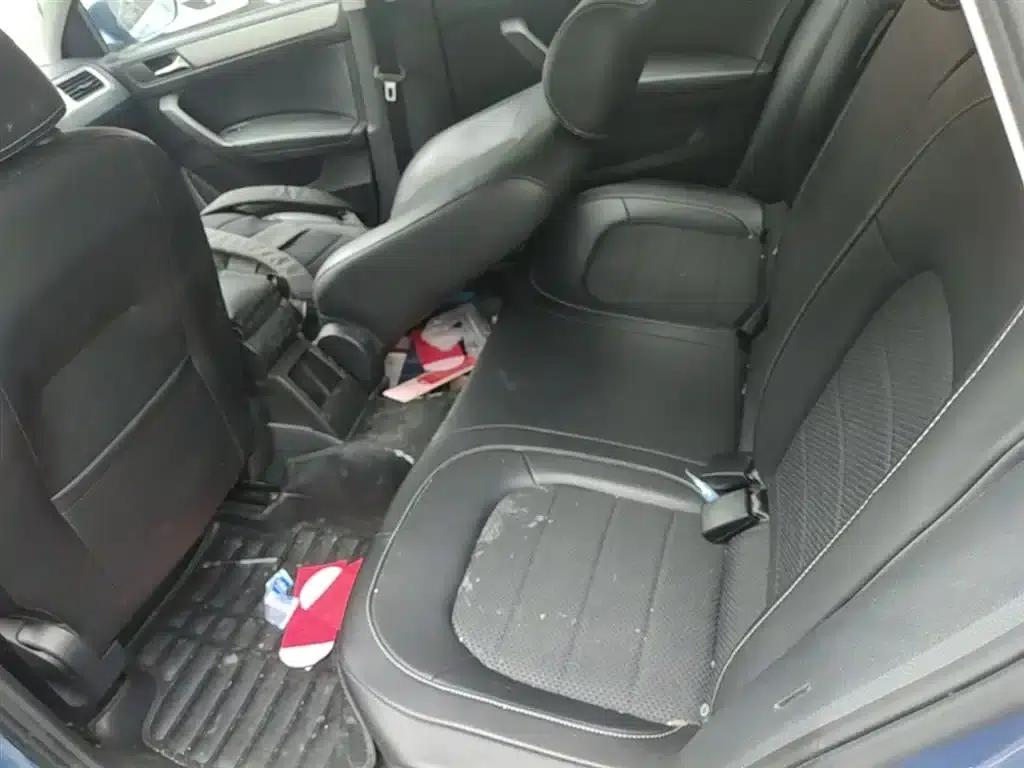 Rapid 2016 1.6L Manual Comfort Edition — миниатюра 17