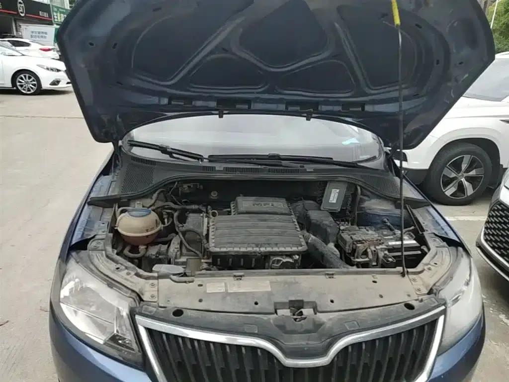 Rapid 2016 1.6L Manual Comfort Edition — миниатюра 20