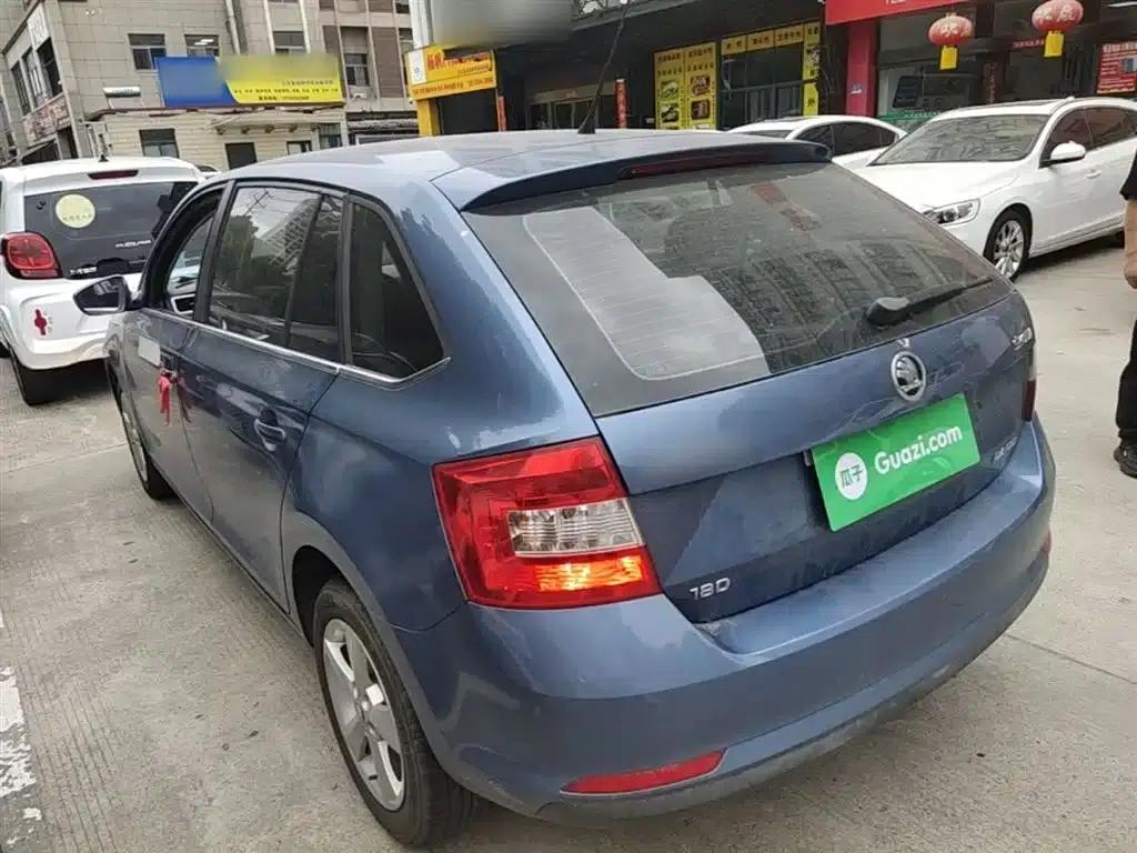 Rapid 2016 1.6L Manual Comfort Edition — миниатюра 5