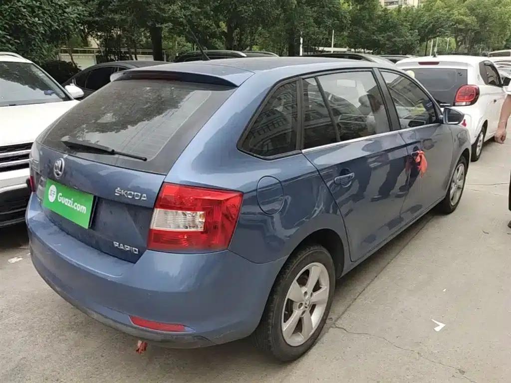 Rapid 2016 1.6L Manual Comfort Edition — миниатюра 7