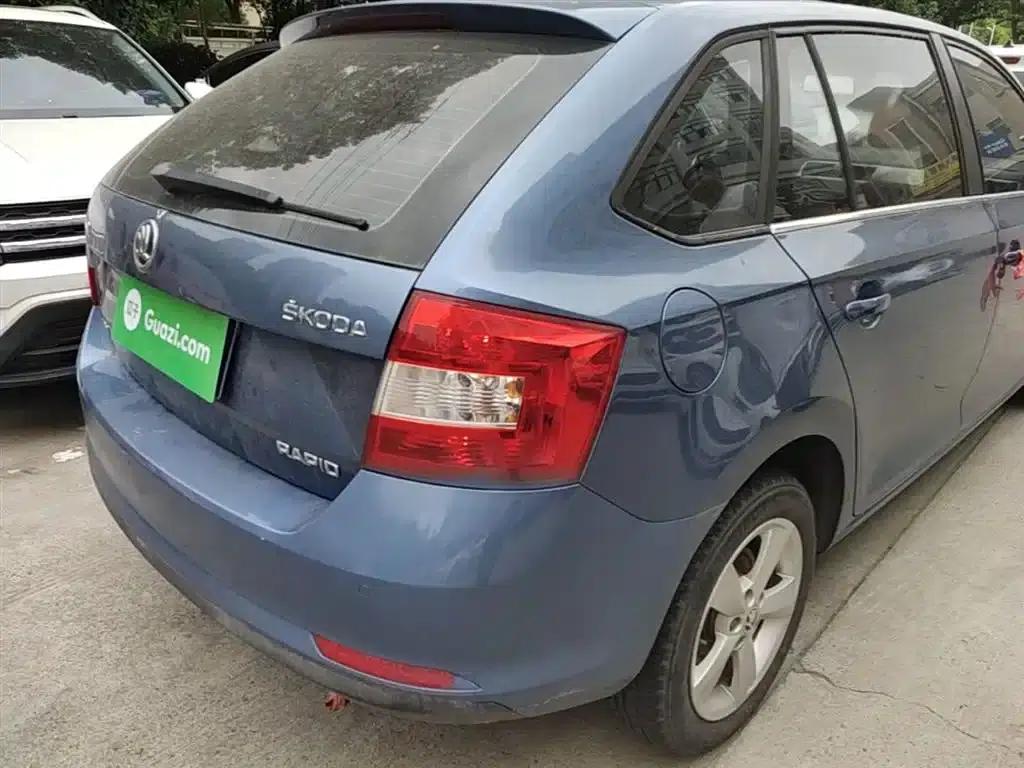 Rapid 2016 1.6L Manual Comfort Edition — миниатюра 8