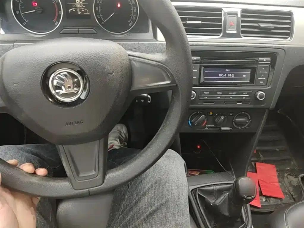 Rapid 2016 1.6L Manual Comfort Edition — миниатюра 10