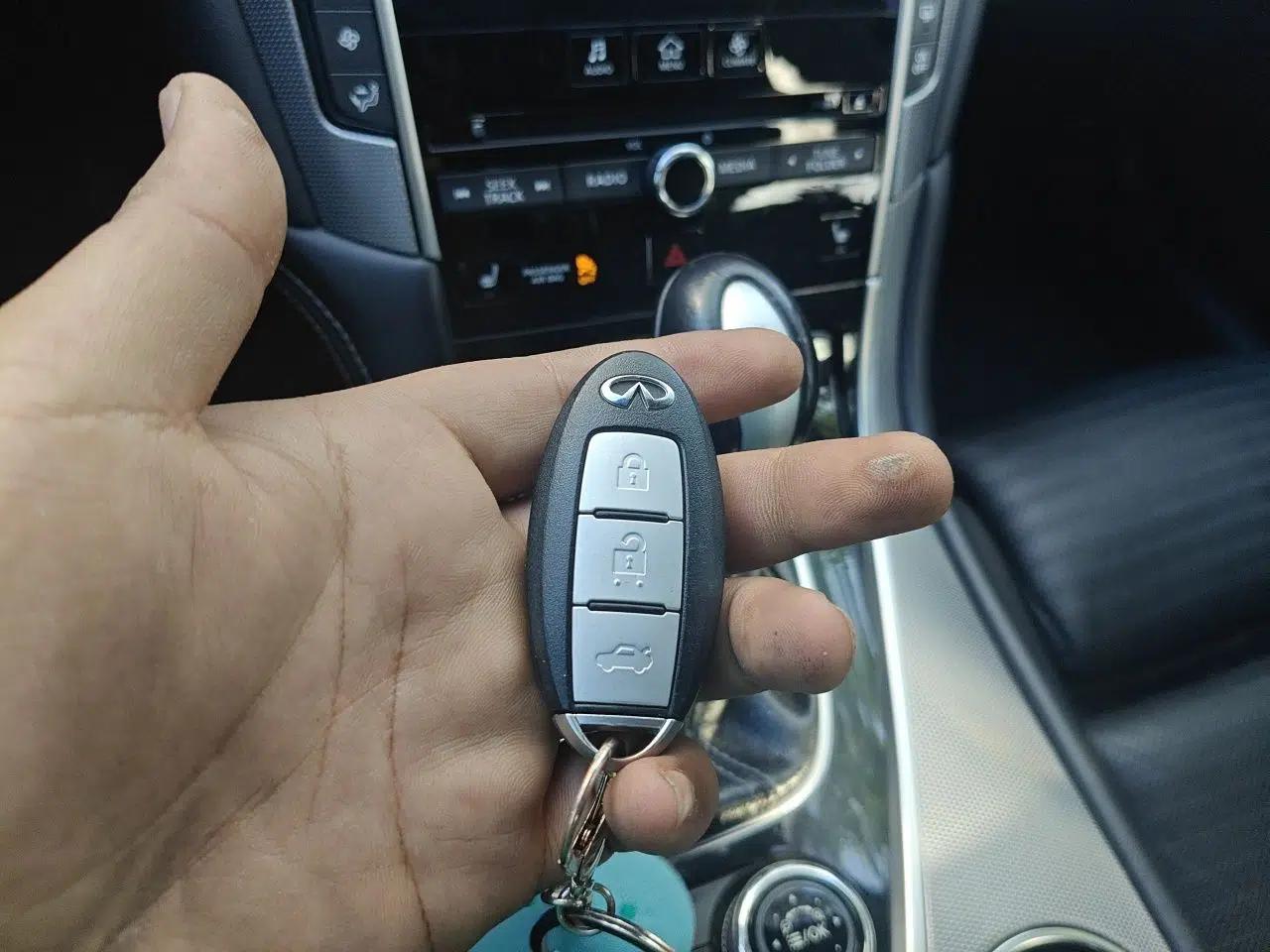 Infiniti Q50 2014 3.7L Luxury Sport Edition — миниатюра 9