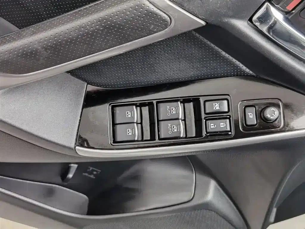 Forester 2016 2.0i Luxury Navigation Edition — миниатюра 9