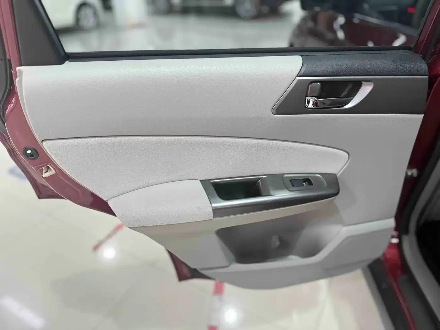 Forester 2011 2.5XS Automatic Luxury Edition — миниатюра 15