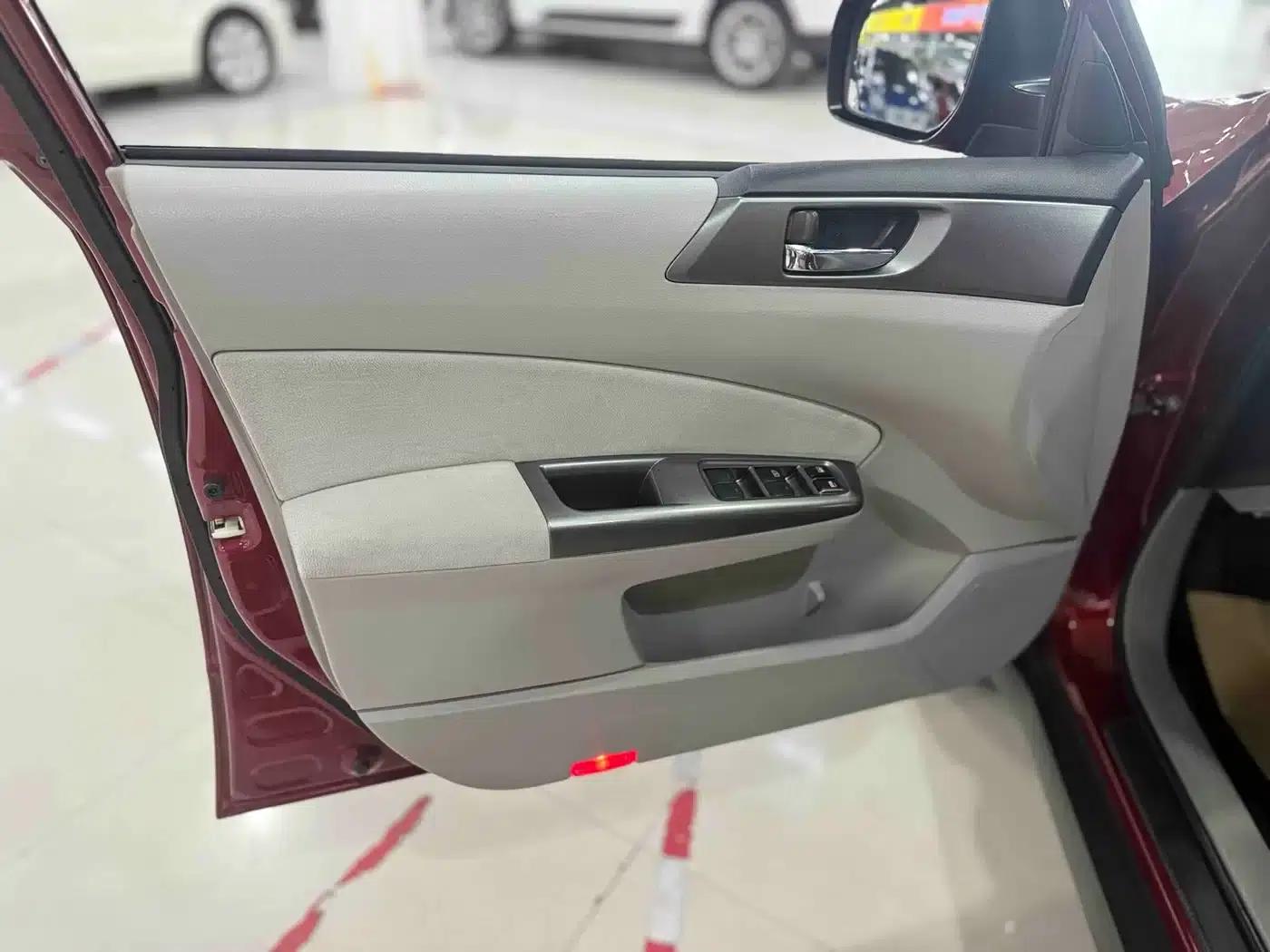 Forester 2011 2.5XS Automatic Luxury Edition — миниатюра 6